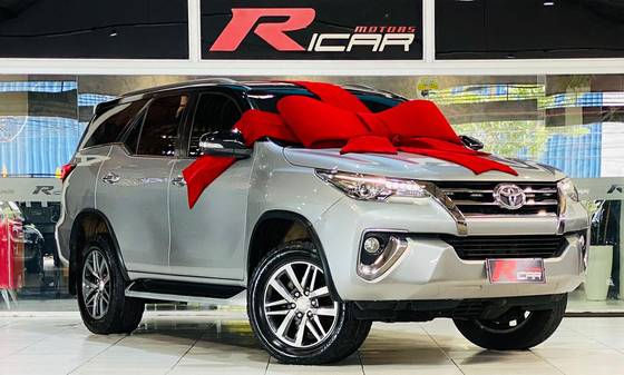 TOYOTA HILUX SW4 2.8 SRX 4X4 16V TURBO INTERCOOLER DIESEL 4P AUTOMÁTICO